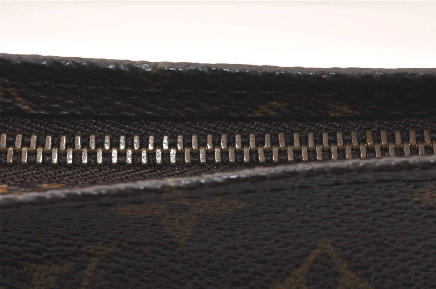 Authentic Louis Vuitton Monogram Poche Toilette 26 M47542 Cosmetics Pouch 5674K