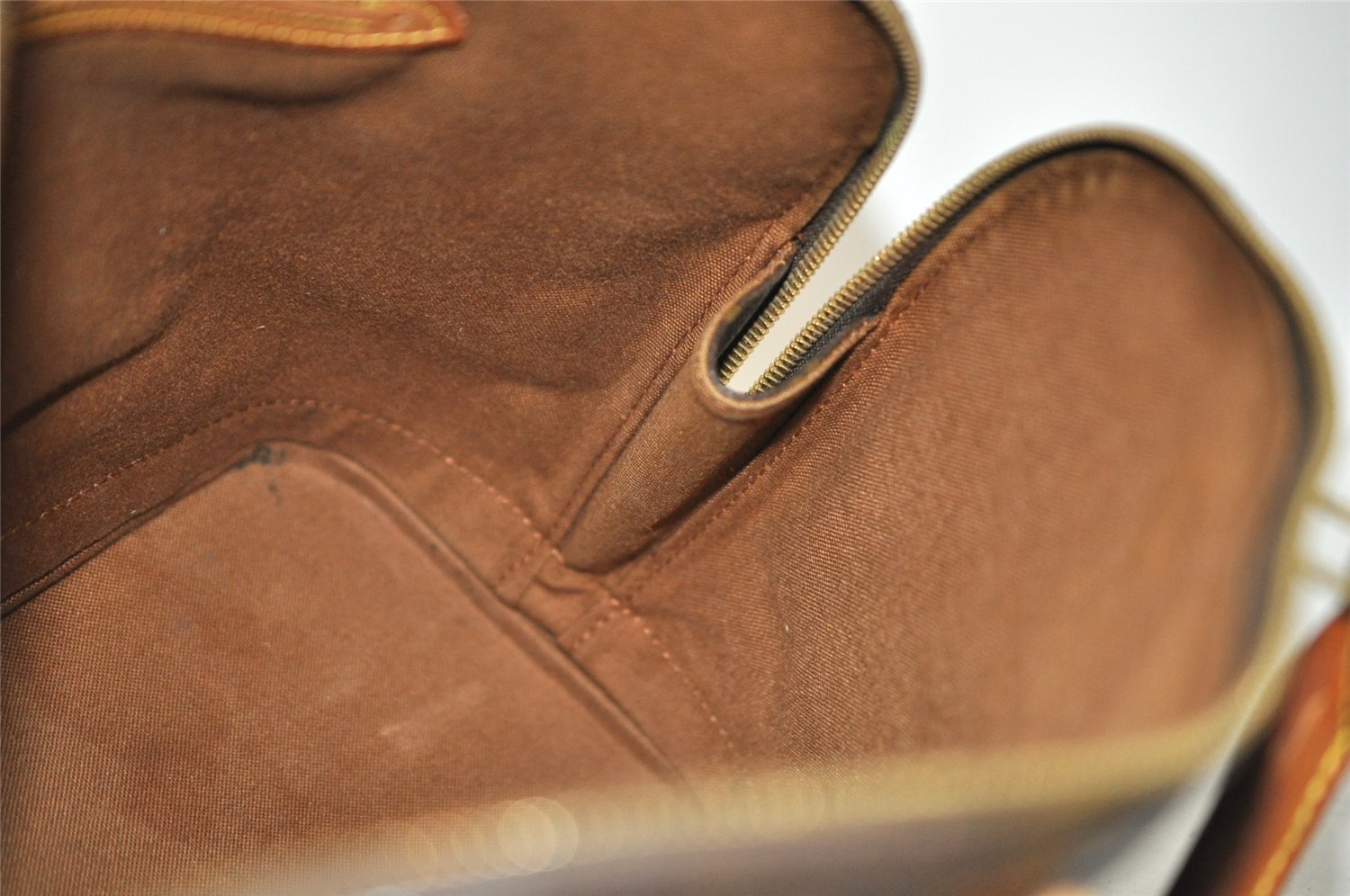 Authentic Louis Vuitton Monogram Alma Hand Bag Purse M51130 LV 5676I