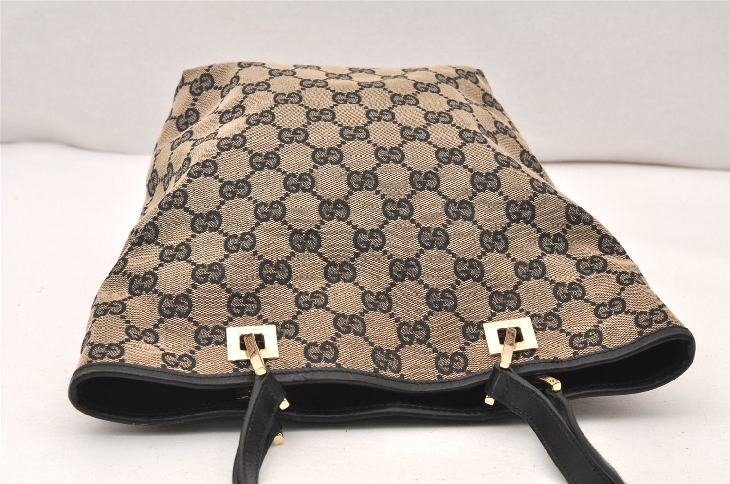 Authentic GUCCI Vintage Shoulder Tote Bag Purse GG Canvas Leather Black 5681K