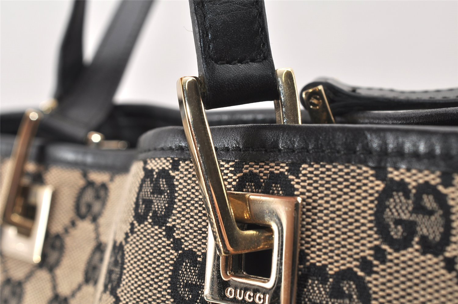 Authentic GUCCI Vintage Shoulder Tote Bag Purse GG Canvas Leather Black 5681K