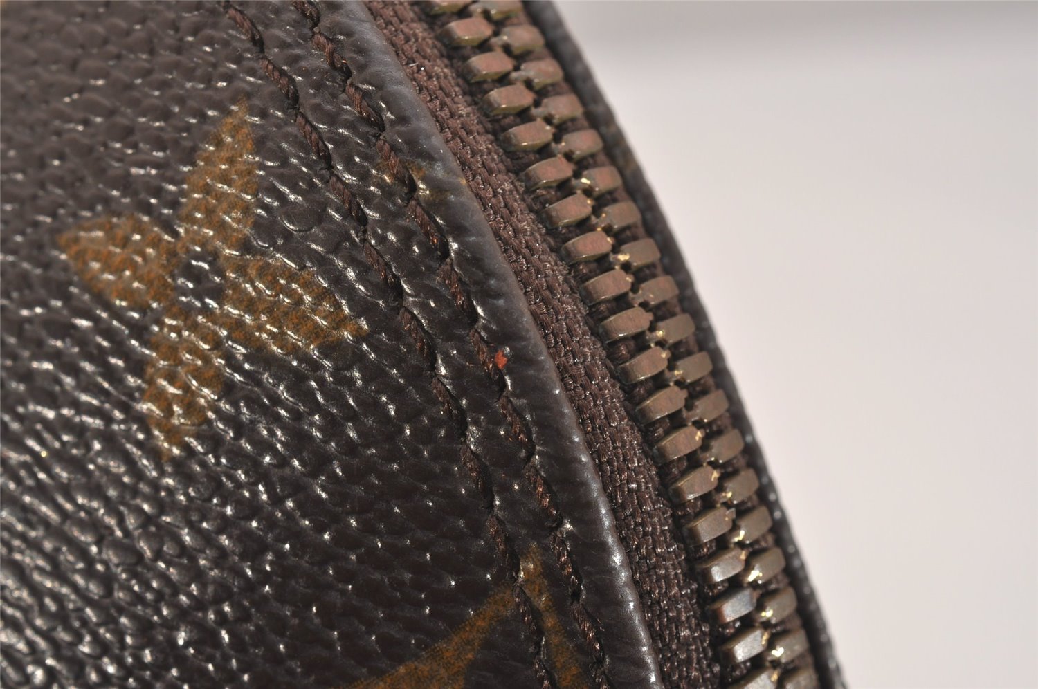 Authentic Louis Vuitton Monogram Alma Hand Bag Purse M51130 LV 5684J