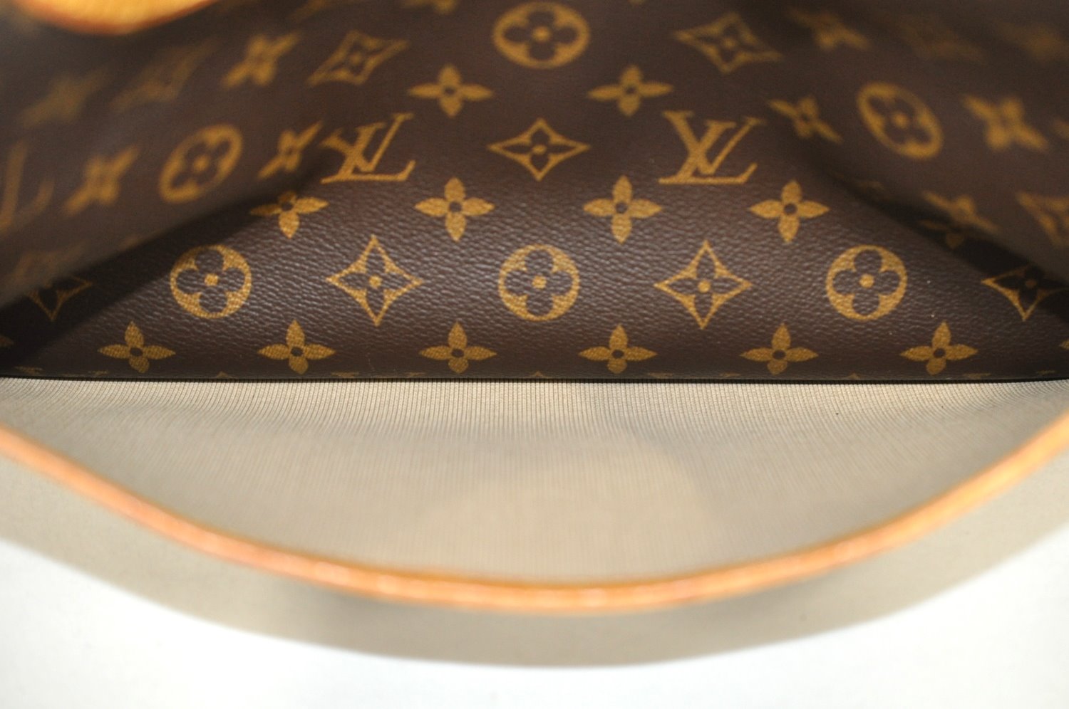 Authentic Louis Vuitton Monogram Deauville Hand Bag M47270 LV 5690I