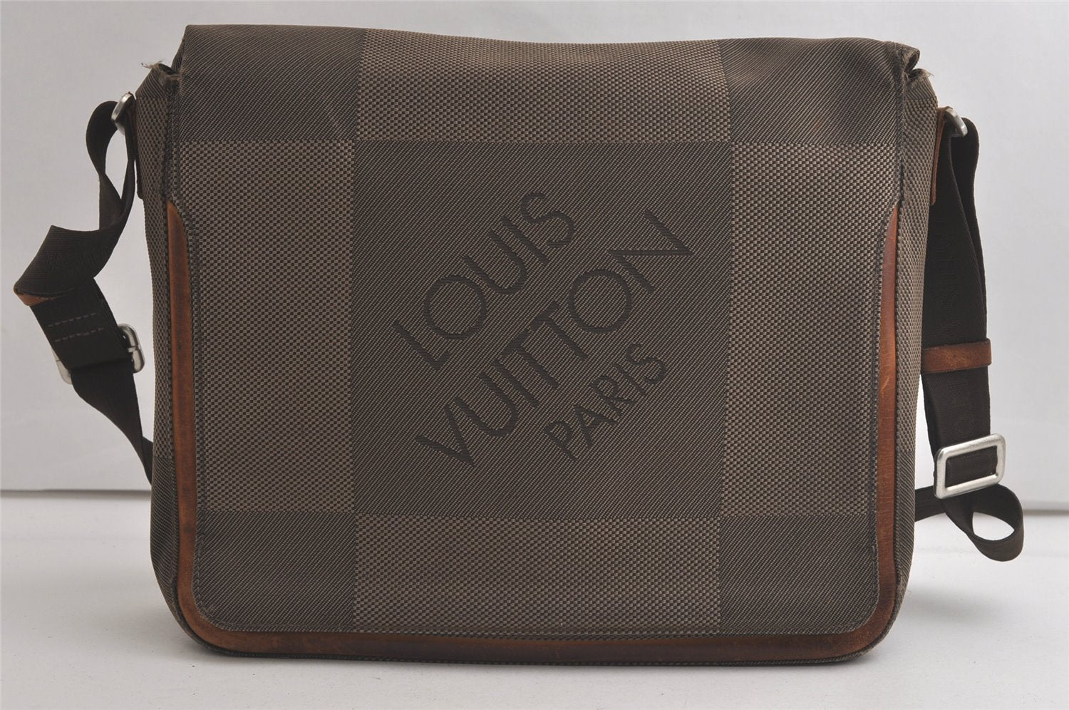 Auth Louis Vuitton Damier Geant Messenger Shoulder Bag M93030 Brown Junk 5690K