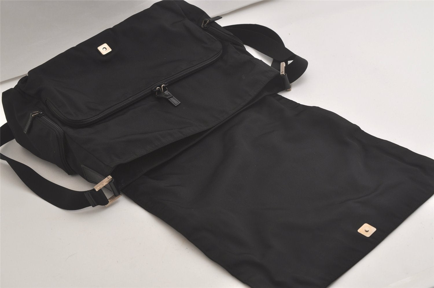 Authentic GUCCI Shoulder Cross Body Bag Purse Nylon Leather 0190340 Black 5691K
