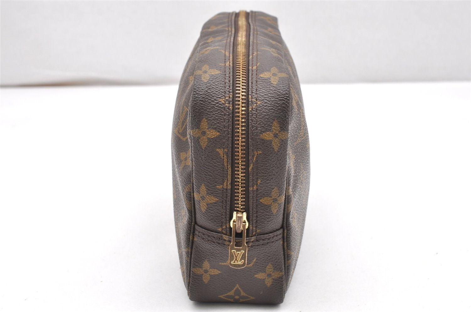 Auth Louis Vuitton Monogram Trousse Toilette 23 Clutch Hand Bag M47524 LV 5692K