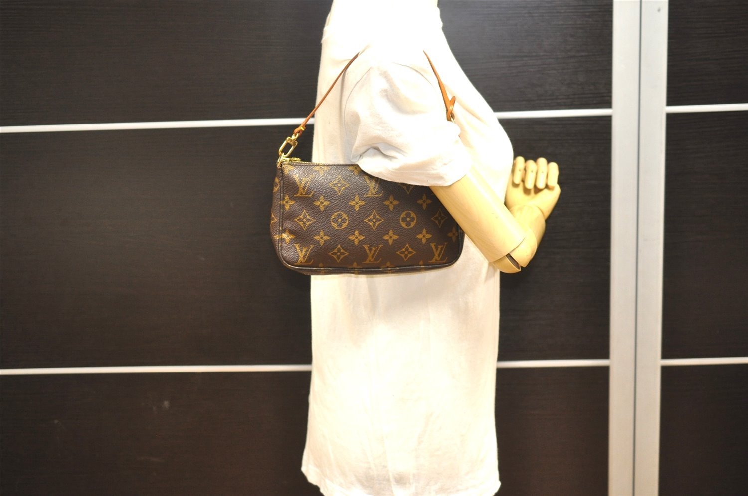 Authentic Louis Vuitton Monogram Pochette Accessoires Pouch M51980 LV 5708I