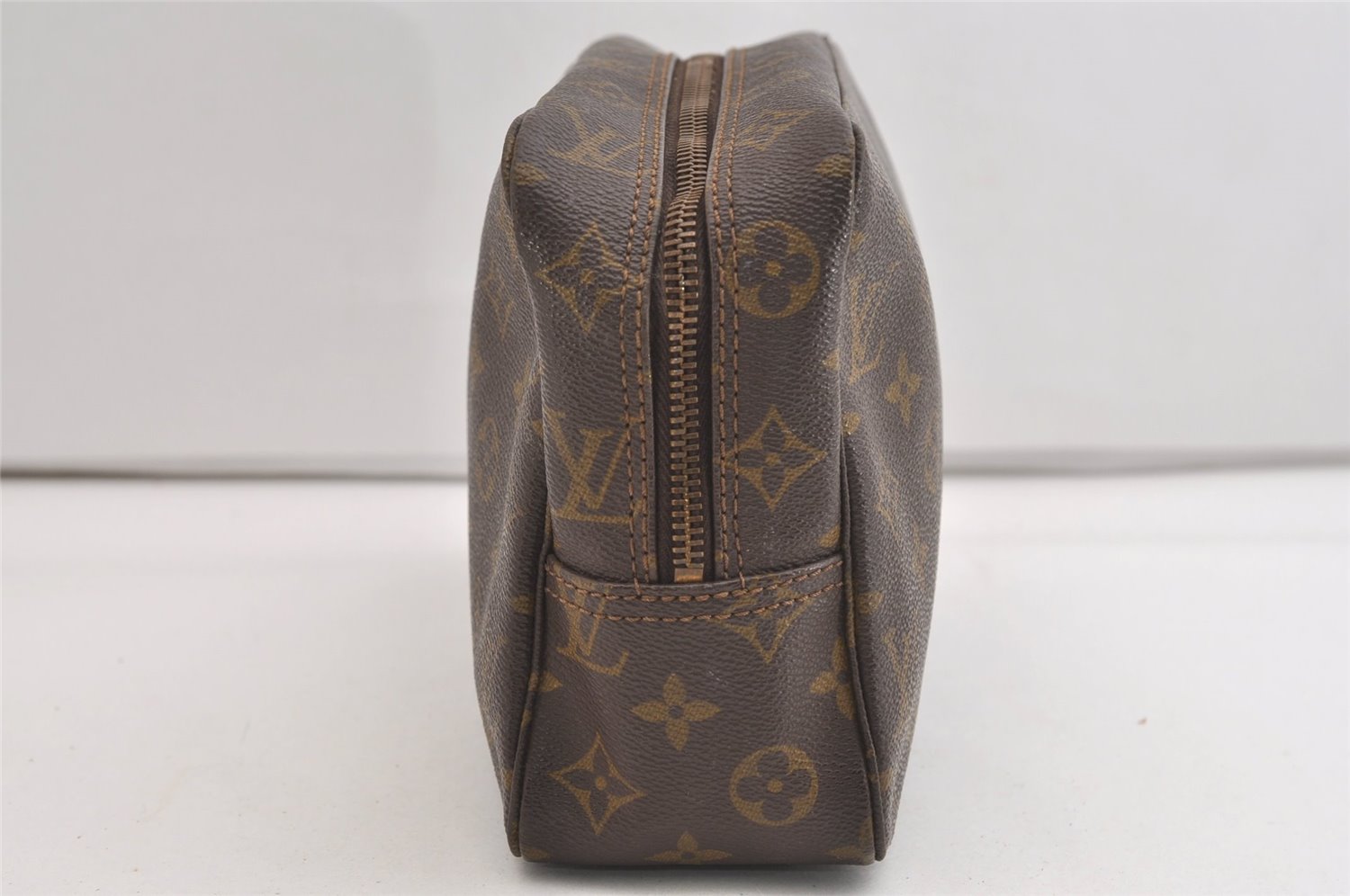 Auth Louis Vuitton Monogram Trousse Toilette 28 Clutch Hand Bag Old Model 5711J