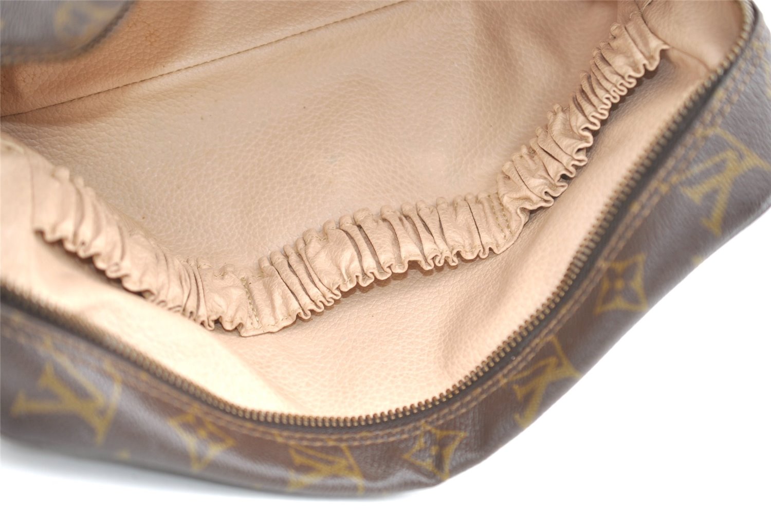 Auth Louis Vuitton Monogram Trousse Toilette 28 Clutch Hand Bag Old Model 5711J