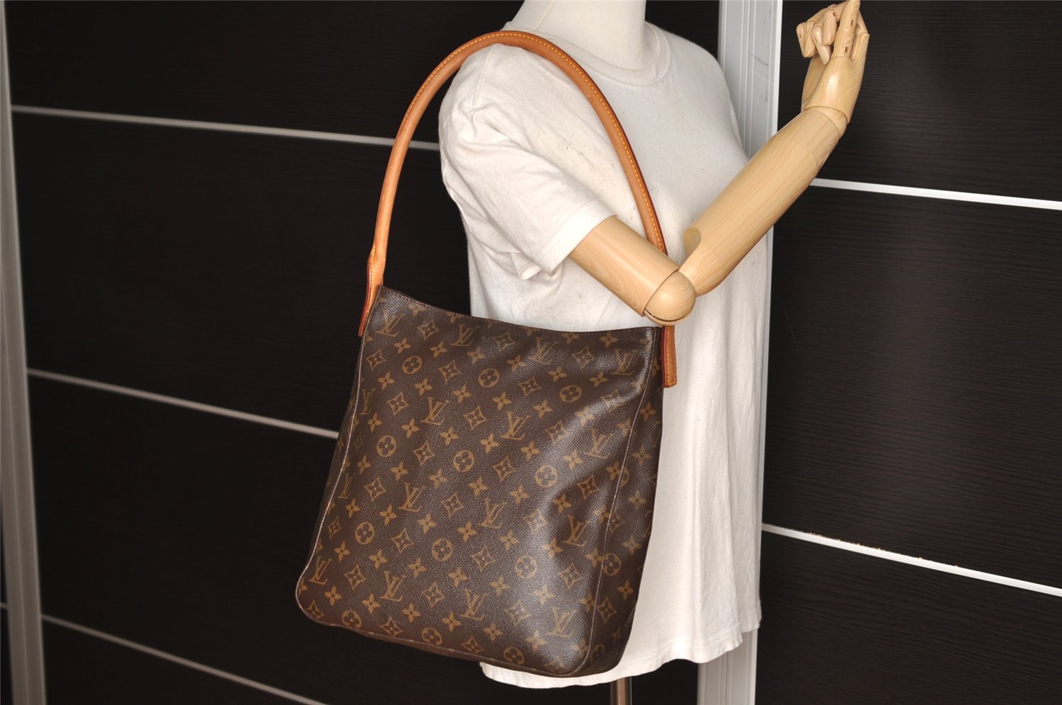 Authentic Louis Vuitton Monogram Looping GM Shoulder Bag M51145 LV Junk 5718I