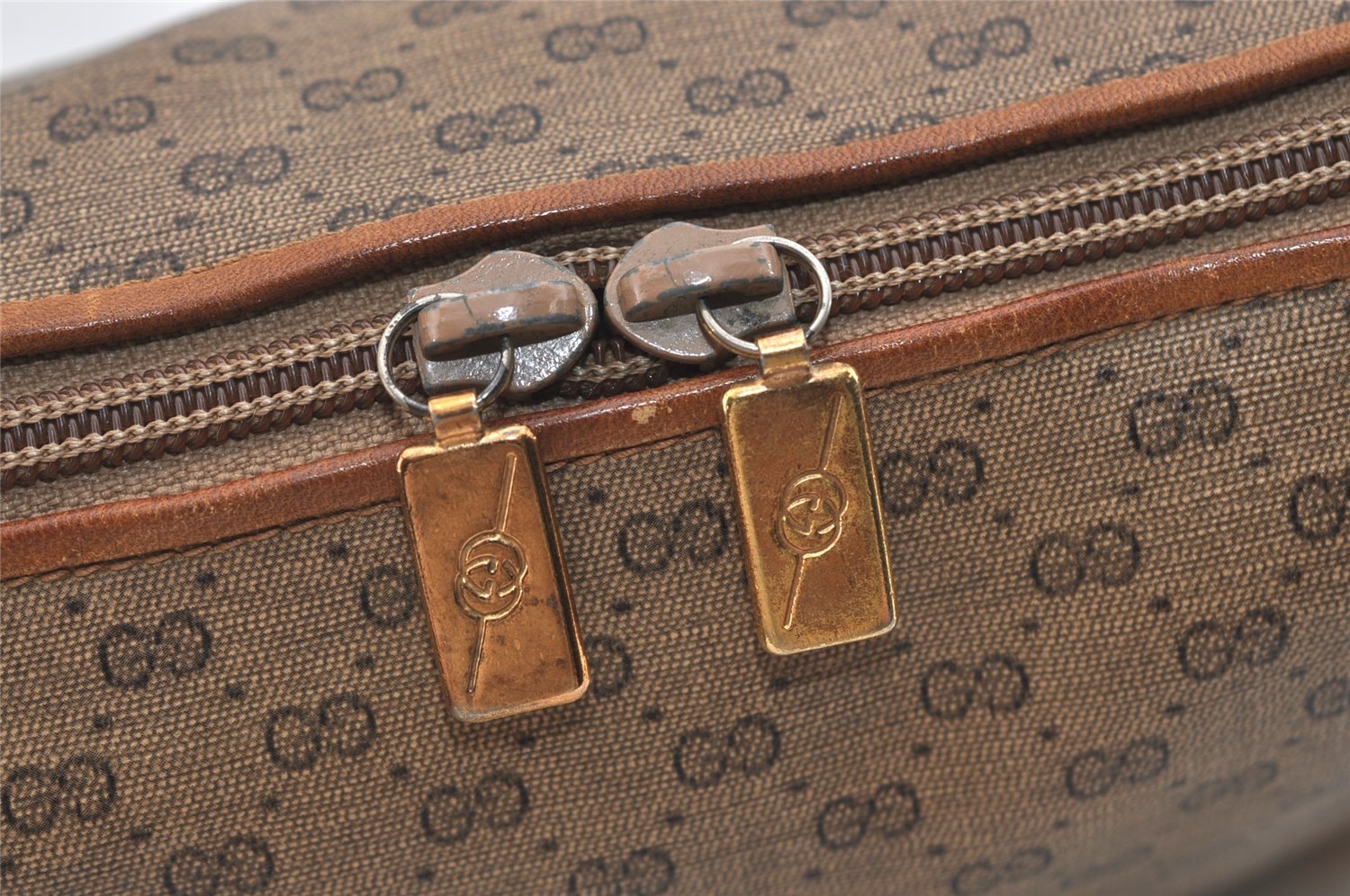 Authentic GUCCI Micro GG PVC Leather Shoulder Cross Body Bag Purse Brown 5728J