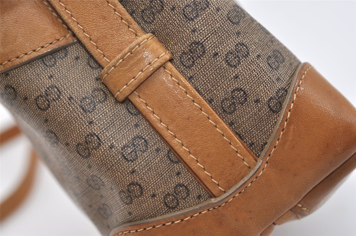 Authentic GUCCI Micro GG PVC Leather Shoulder Cross Body Bag Purse Brown 5728J