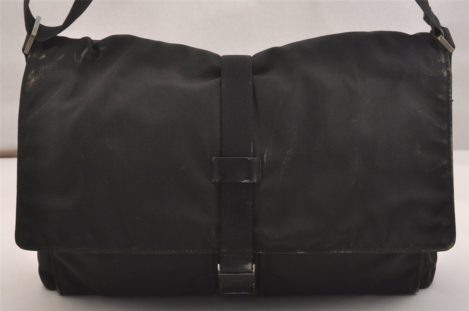 Authentic GUCCI Shoulder Cross Body Bag Nylon Leather Black Junk 5731J