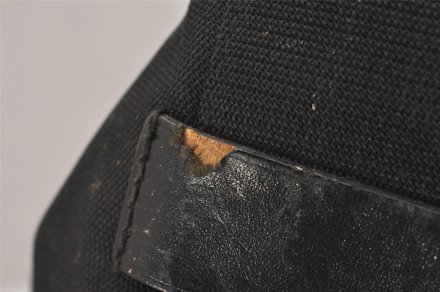 Authentic GUCCI Shoulder Cross Body Bag Nylon Leather Black Junk 5731J