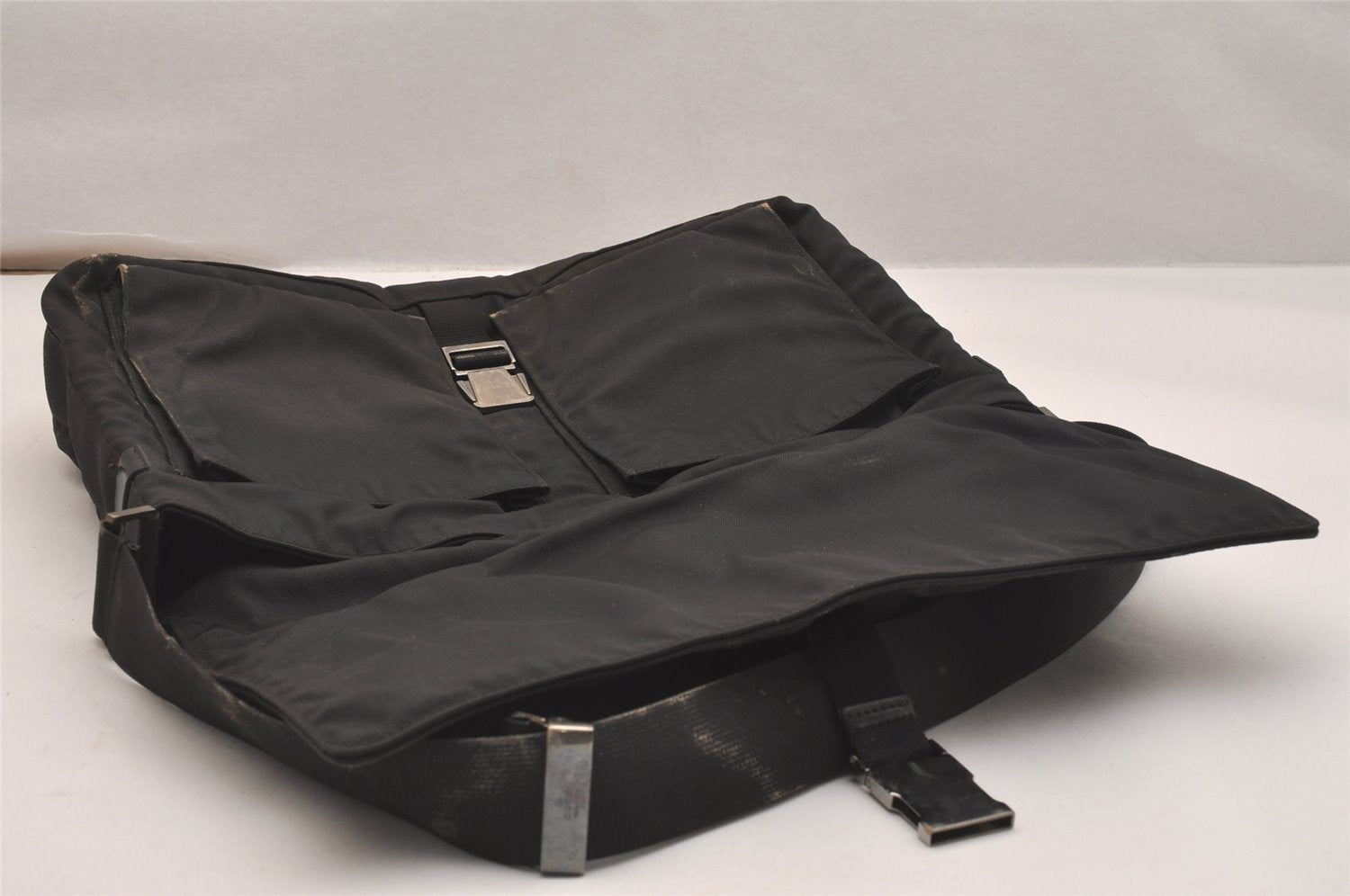 Authentic GUCCI Shoulder Cross Body Bag Nylon Leather Black Junk 5731J