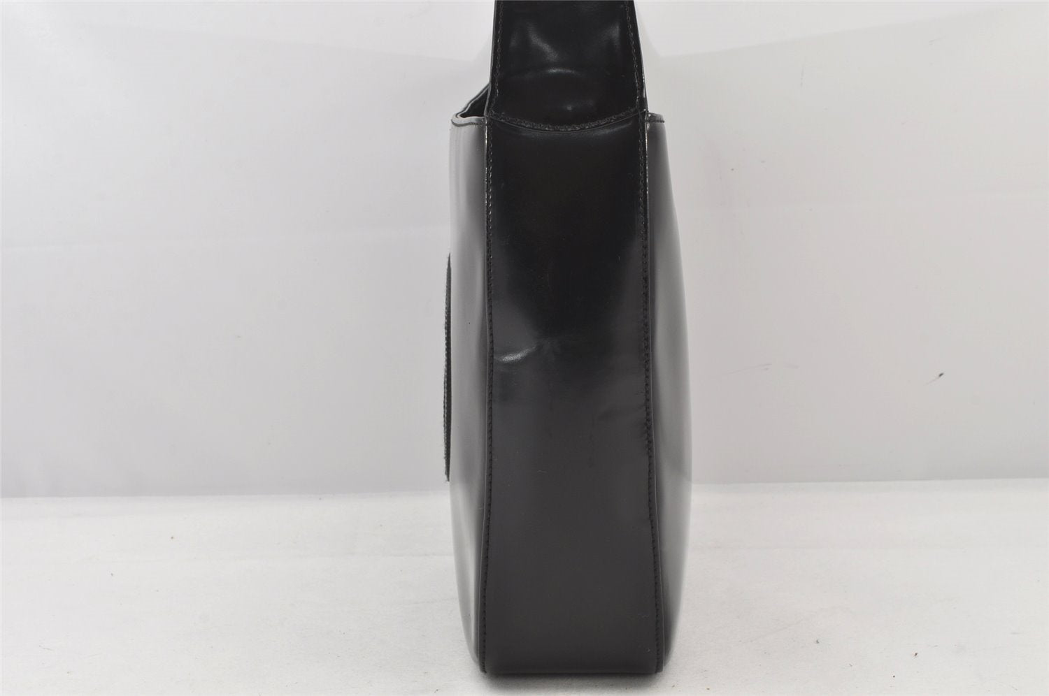 Authentic GUCCI Vintage Shoulder Hand Bag Purse Enamel Black 5731K