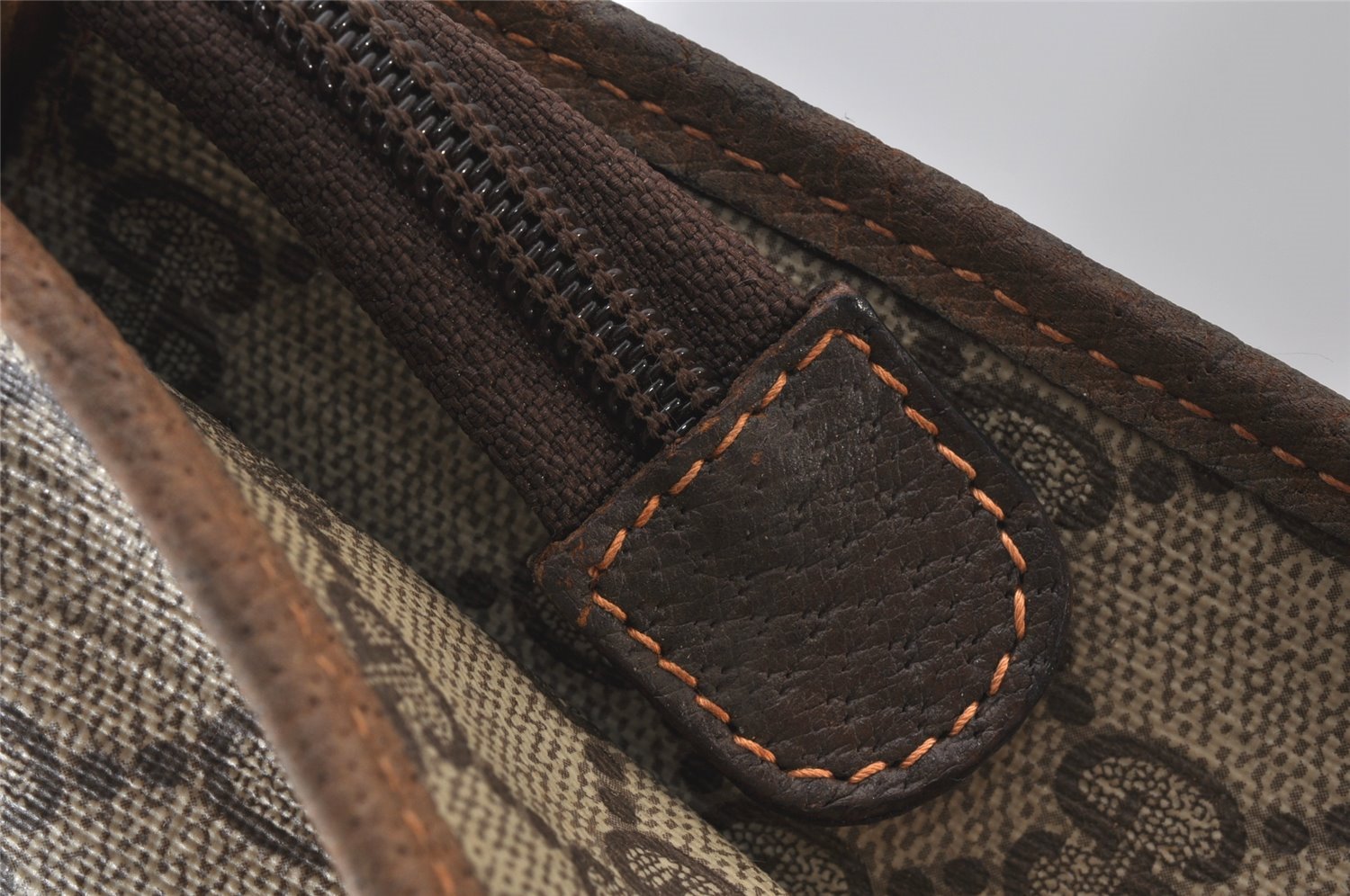 Authentic GUCCI Vintage Clutch Hand Bag Purse GG PVC Leather Brown 5736K