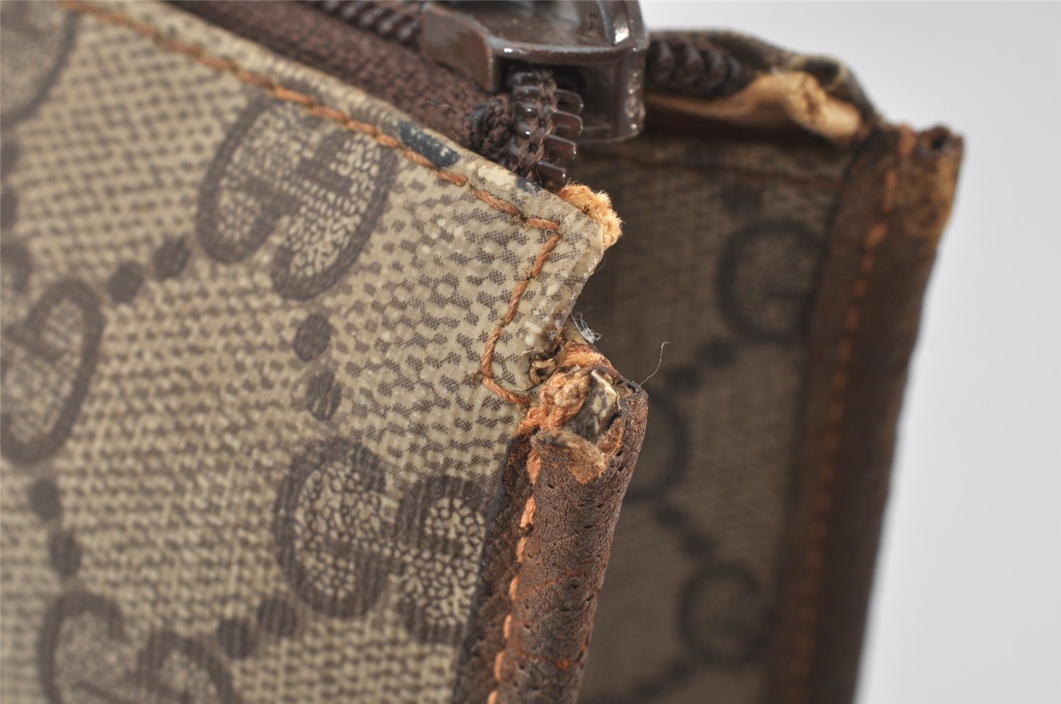 Authentic GUCCI Vintage Clutch Hand Bag Purse GG PVC Leather Brown 5736K