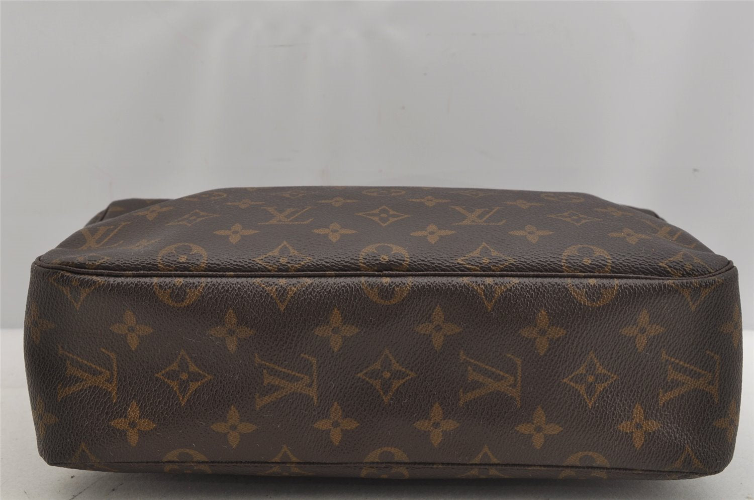 Auth Louis Vuitton Monogram Trousse Toilette 28 Clutch Hand Bag M47522 LV 5738J