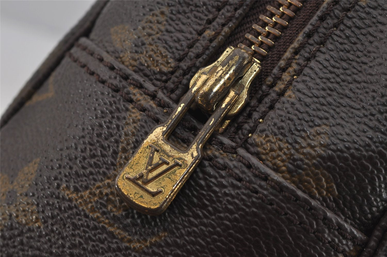 Auth Louis Vuitton Monogram Trousse Toilette 28 Clutch Hand Bag M47522 LV 5738J