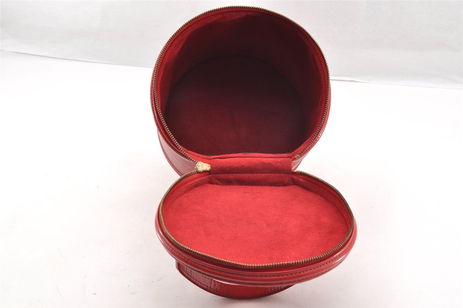 Authentic Louis Vuitton Epi Cannes Red Cosmetic Hand Bag Purse M48037 LV 5744I