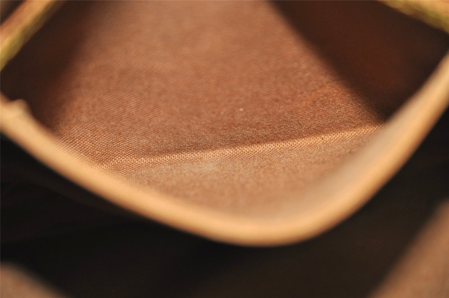 Authentic Louis Vuitton Monogram Alma Hand Bag Purse M51130 LV 5748I