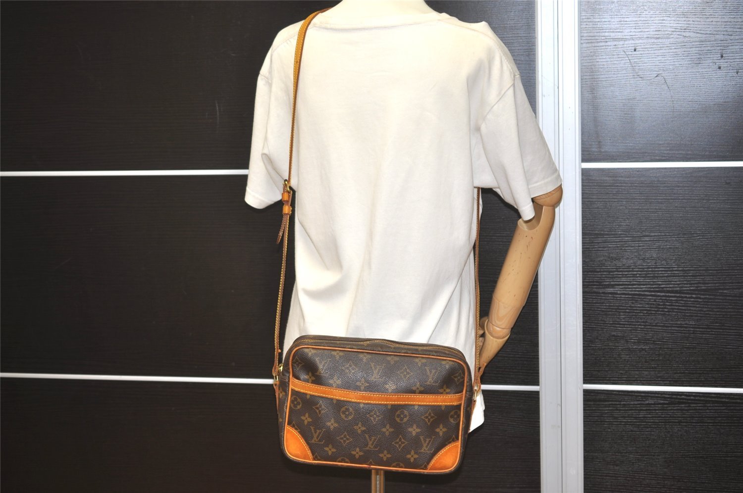 Authentic Louis Vuitton Monogram Trocadero 27 Shoulder Cross Bag M51274 LV 5749I