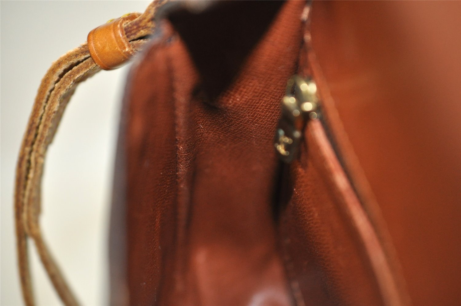 Authentic Louis Vuitton Monogram Saint Cloud MM M51243 Shoulder Cross Bag 5756I