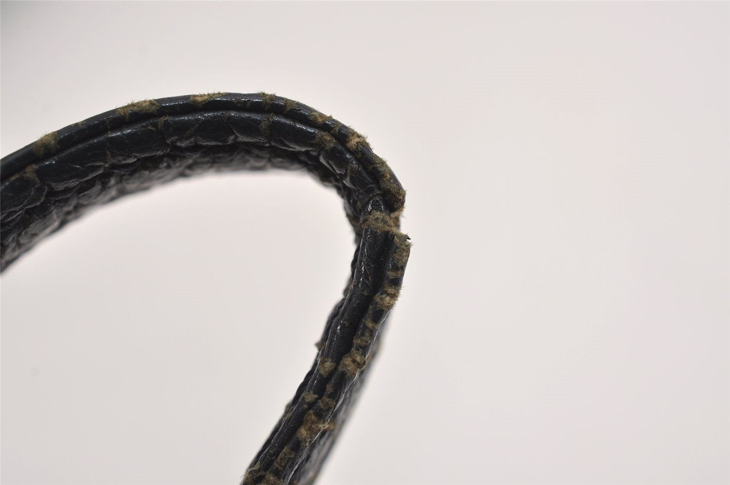 Authentic GUCCI Shoulder Cross Body Bag Purse GG PVC Leather Navy Blue 5756J