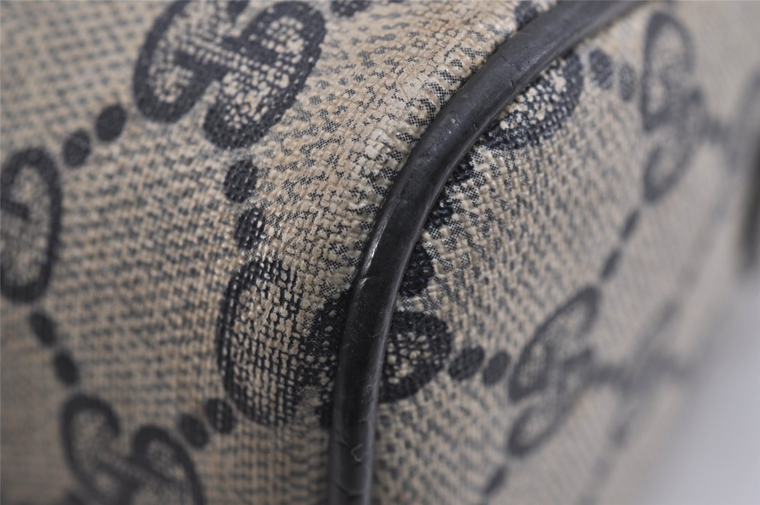 Authentic GUCCI Shoulder Cross Body Bag Purse GG PVC Leather Navy Blue 5756J