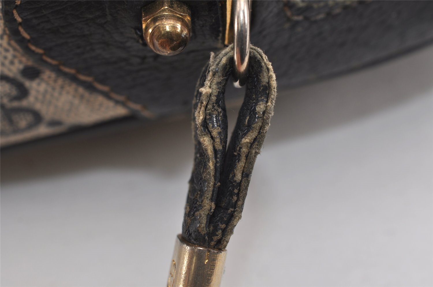 Authentic GUCCI Shoulder Cross Body Bag Purse GG PVC Leather Navy Blue 5756J