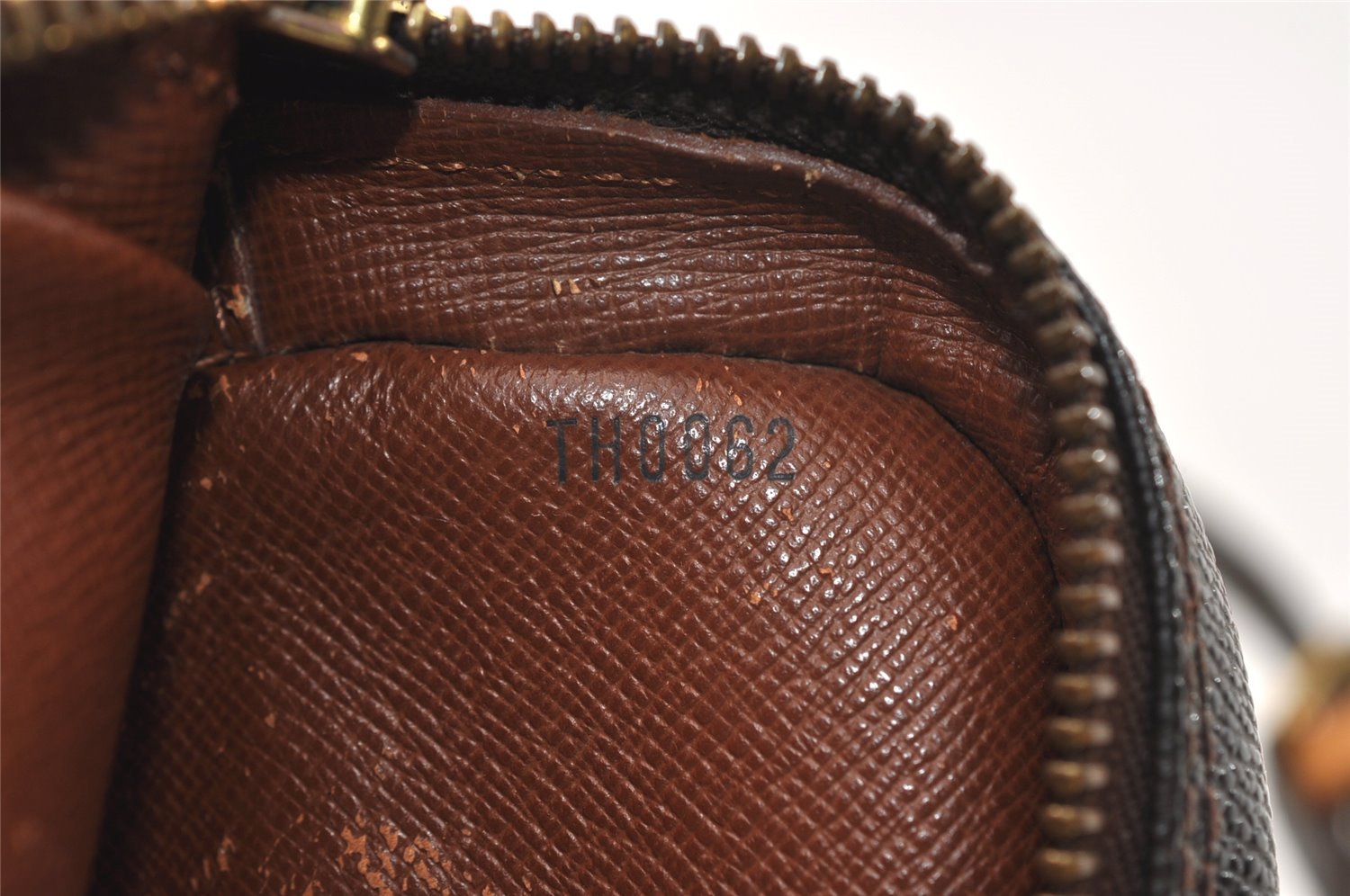 Authentic Louis Vuitton Monogram Amazone Shoulder Cross Body Bag M45236 LV 5761J