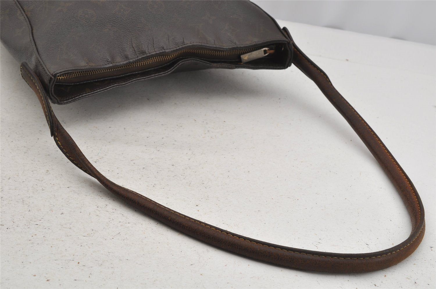 Authentic Louis Vuitton Monogram Looping GM Shoulder Bag M51145 Junk 5764J