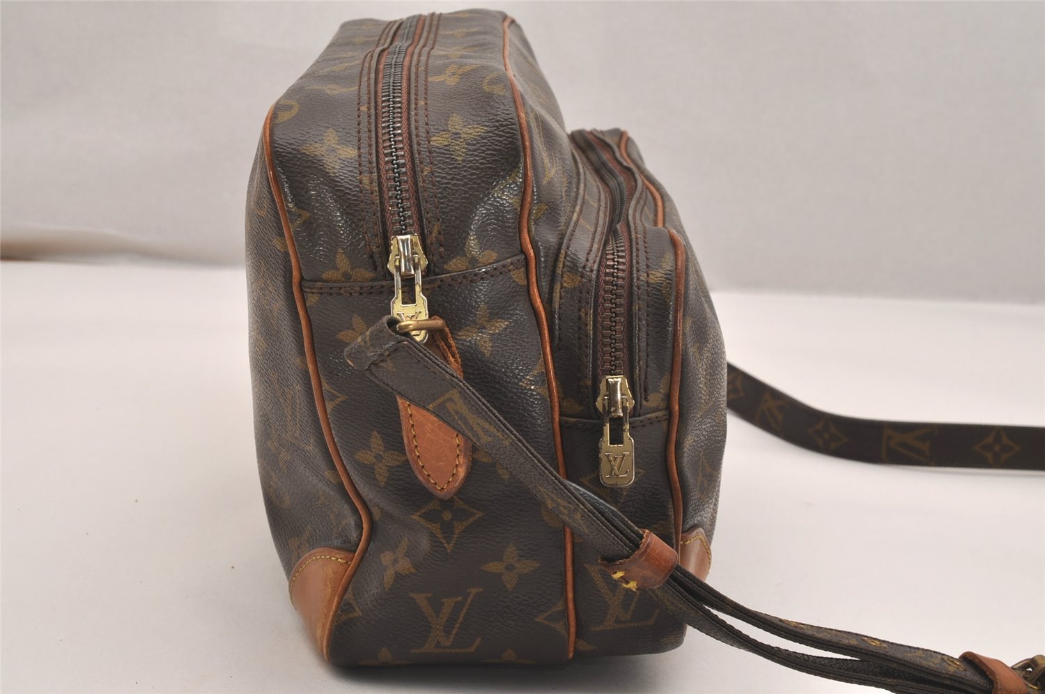 Authentic Louis Vuitton Monogram Nile Shoulder Cross Body Bag M45244 LV 5766J