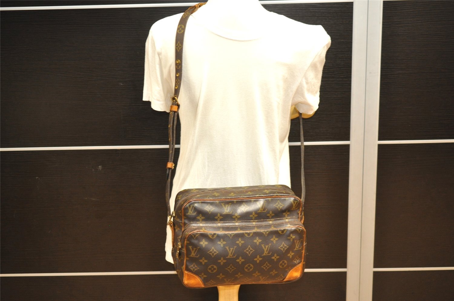 Authentic Louis Vuitton Monogram Nile Shoulder Cross Body Bag M45244 LV 5766J