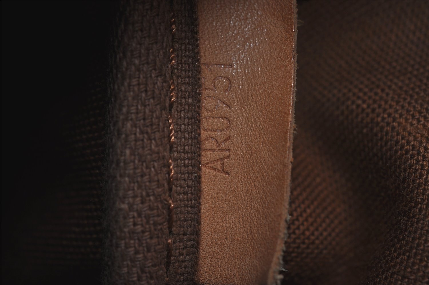 Authentic Louis Vuitton Monogram Saumur 35 Shoulder Cross Bag M42254 LV 5770I