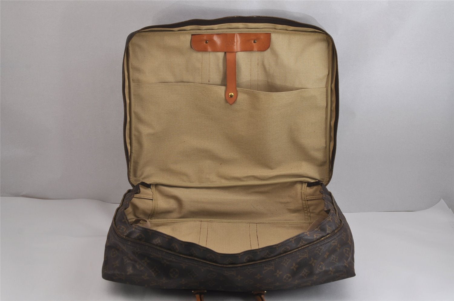 Authentic Louis Vuitton Monogram Sirius 55 Travel Boston Bag M41404 LV 5770J