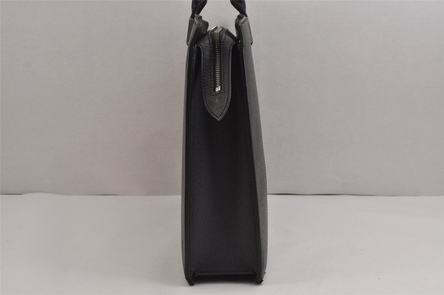 Auth Louis Vuitton Taiga Porte Documents Lozan 2Way Briefcase M30052 Black 5772J