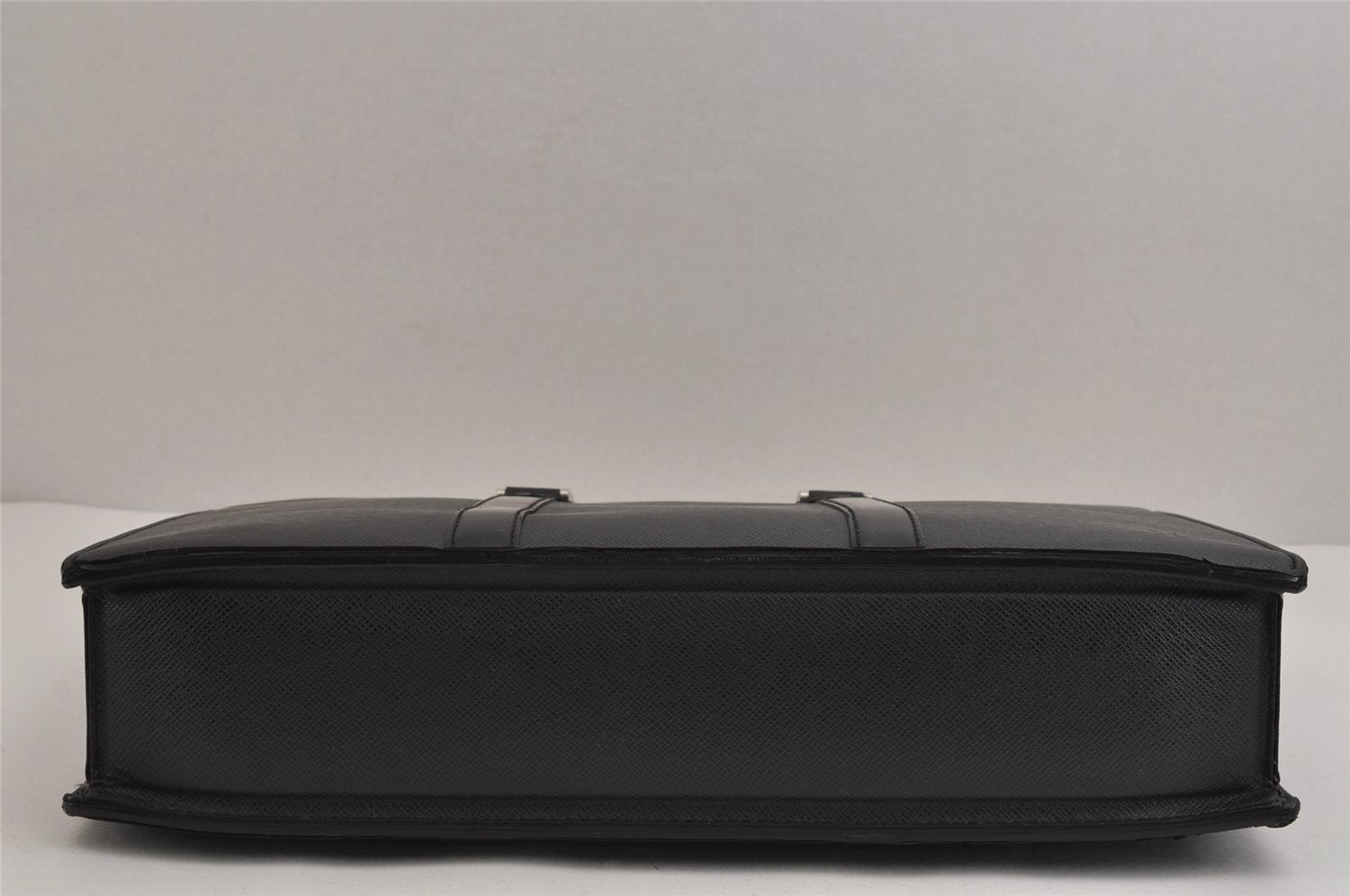 Auth Louis Vuitton Taiga Porte Documents Lozan 2Way Briefcase M30052 Black 5772J