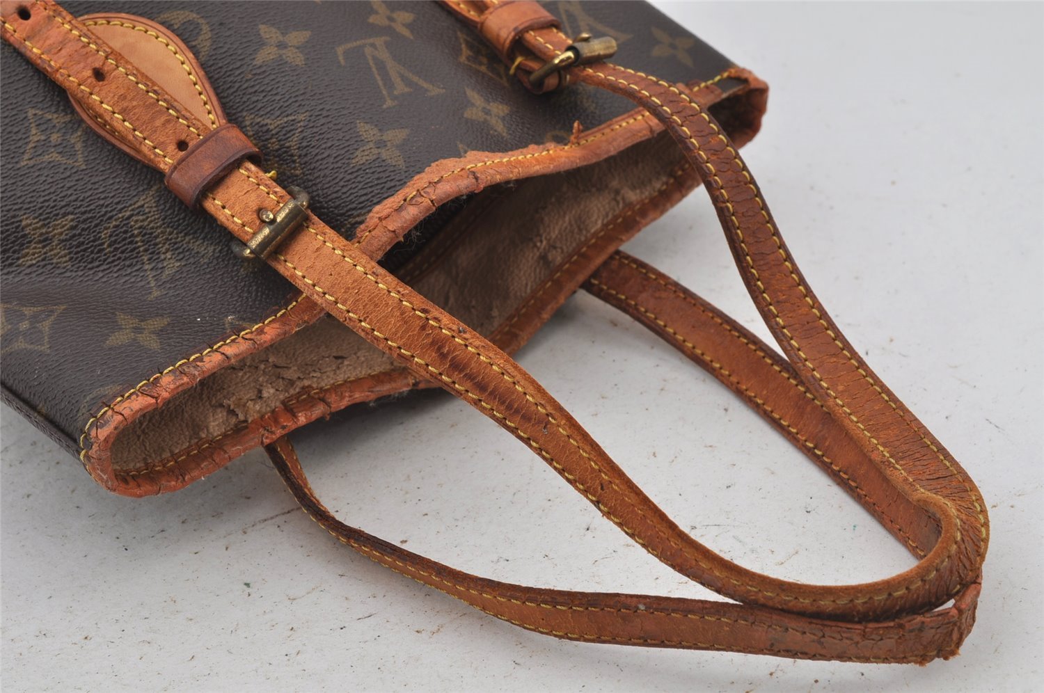 Authentic Louis Vuitton Monogram Bucket PM Shoulder Tote Bag M42238 LV 5773J