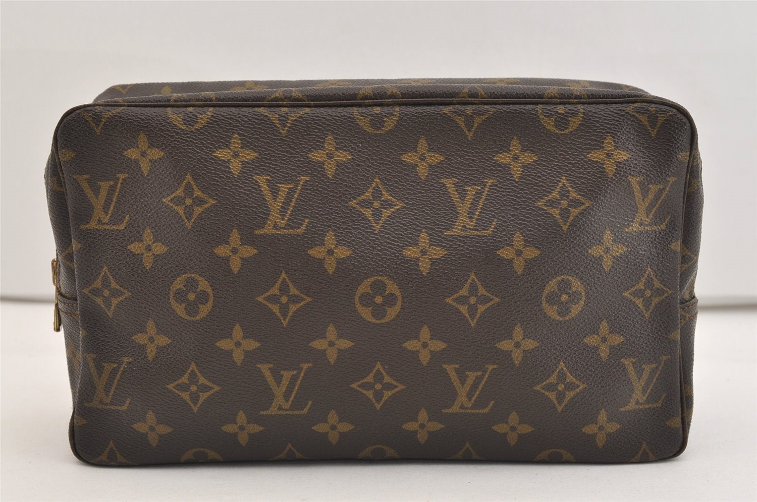 Auth Louis Vuitton Monogram Trousse Toilette 28 Clutch Hand Bag M47522 LV 5782J