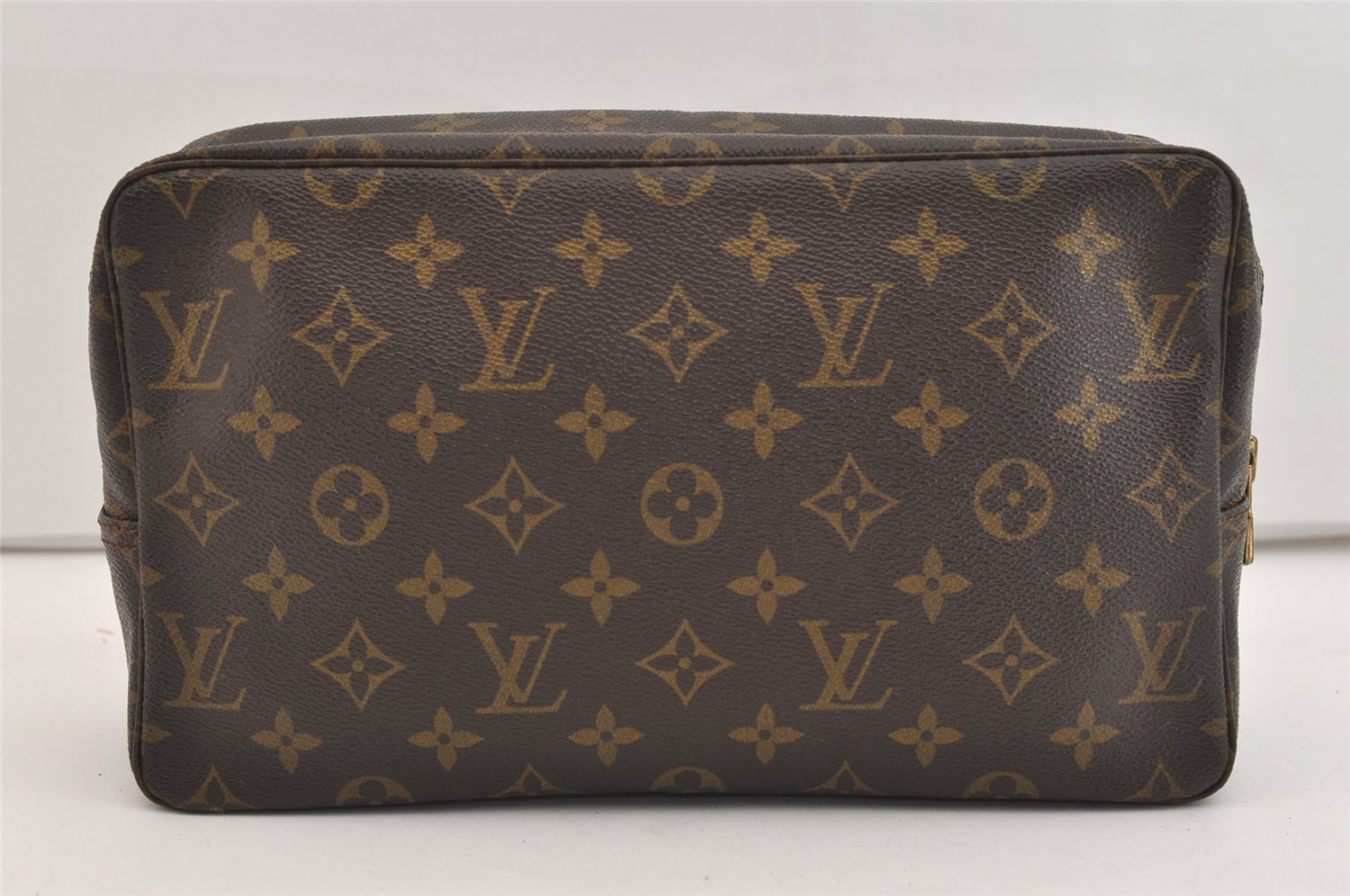 Auth Louis Vuitton Monogram Trousse Toilette 28 Clutch Hand Bag M47522 LV 5782J