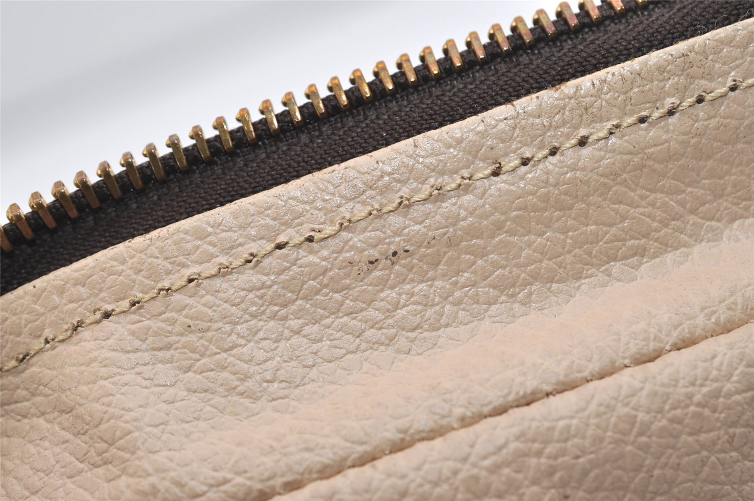 Auth Louis Vuitton Monogram Trousse Toilette 28 Clutch Hand Bag M47522 LV 5782J