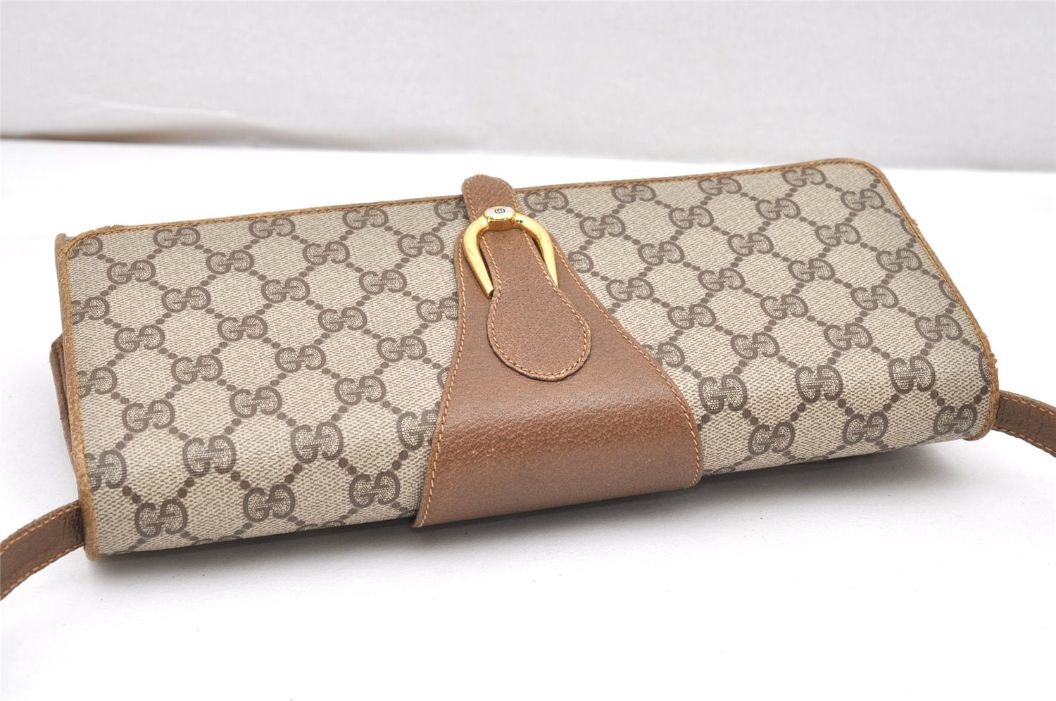 Authentic GUCCI Vintage Shoulder Cross Body Bag Purse GG PVC Leather Brown 5783K