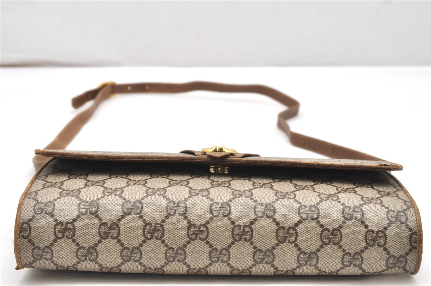 Authentic GUCCI Vintage Shoulder Cross Body Bag Purse GG PVC Leather Brown 5783K