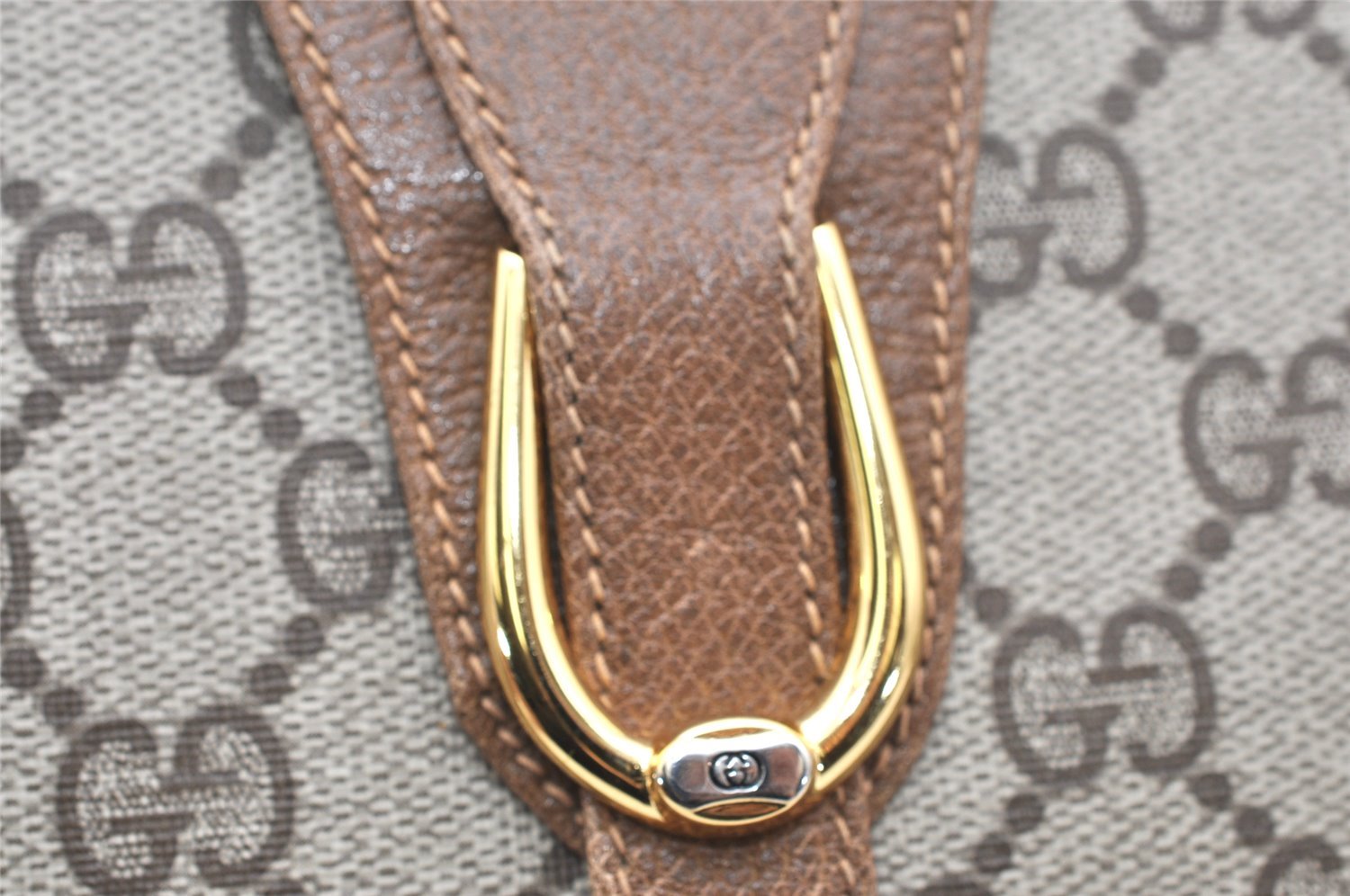 Authentic GUCCI Vintage Shoulder Cross Body Bag Purse GG PVC Leather Brown 5783K