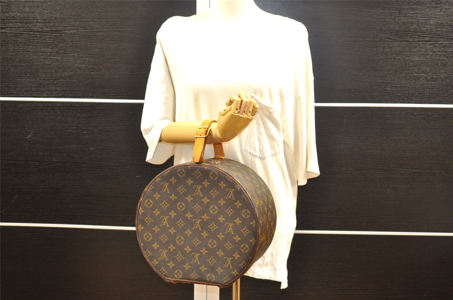 Authentic Louis Vuitton Monogram Boite Chapeaux 30 Hat Box M23626 LV 5786I