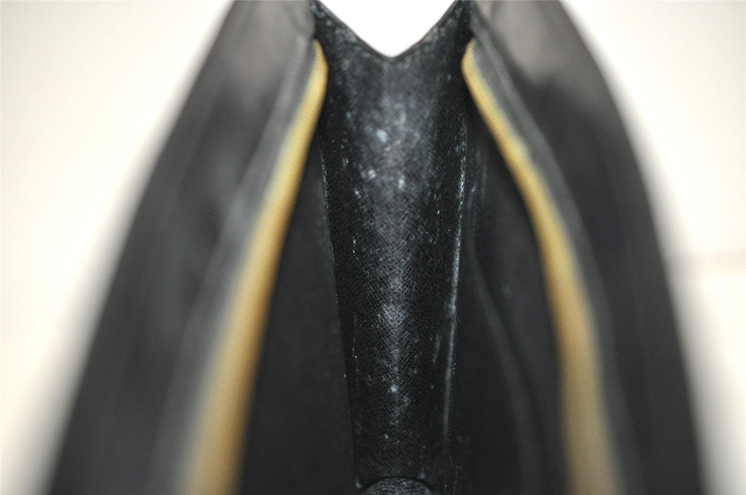 Authentic Louis Vuitton Epi Pochette Homme Clutch Hand Bag Black M52522 LV 5786J