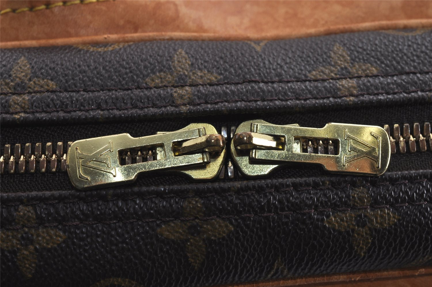 Authentic Louis Vuitton Monogram Evasion PM Boston Travel Bag M41443 LV 5787J