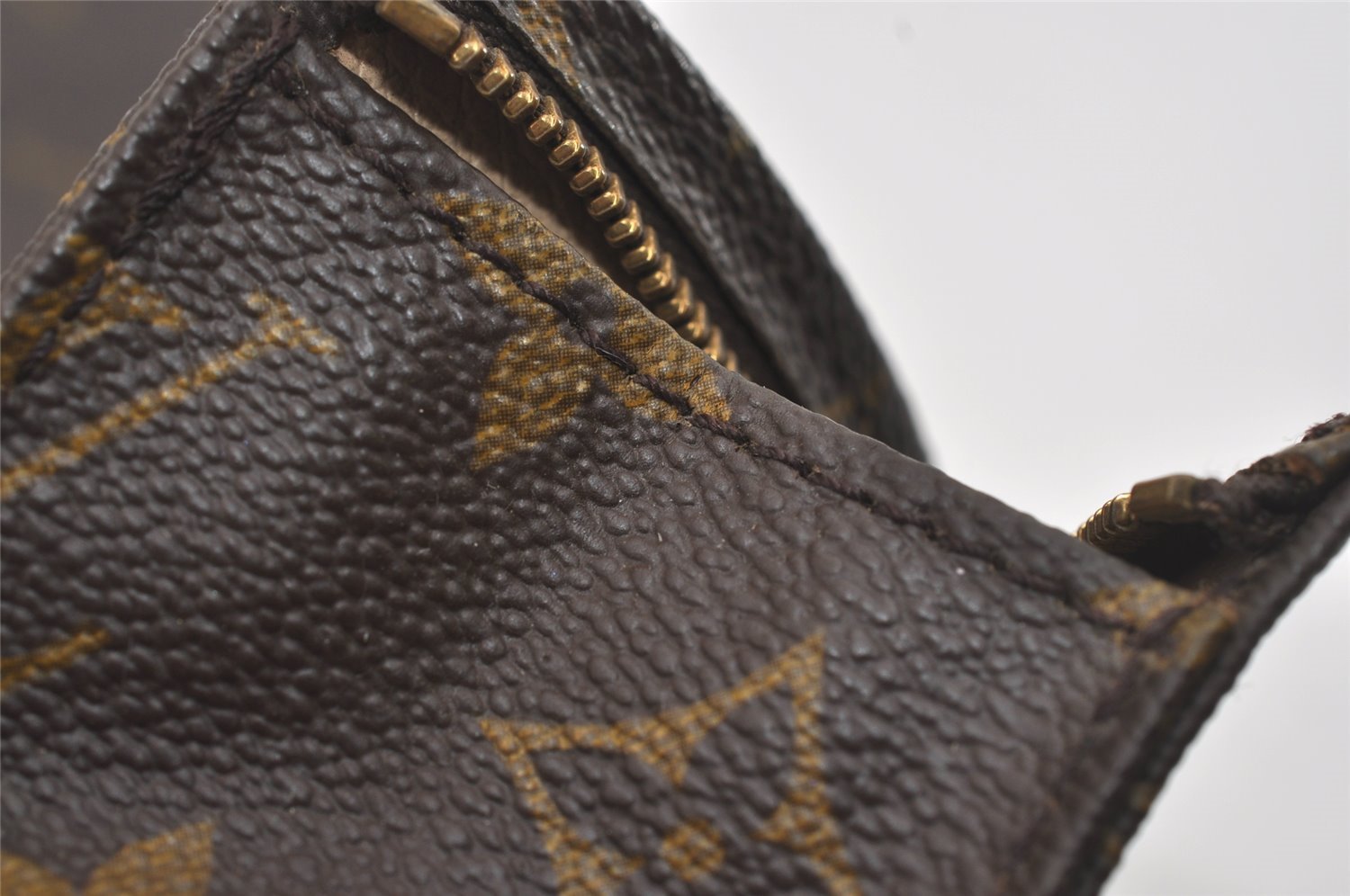 Authentic Louis Vuitton Monogram Poche Toilette 26 M47542 Cosmetics Pouch 5789I