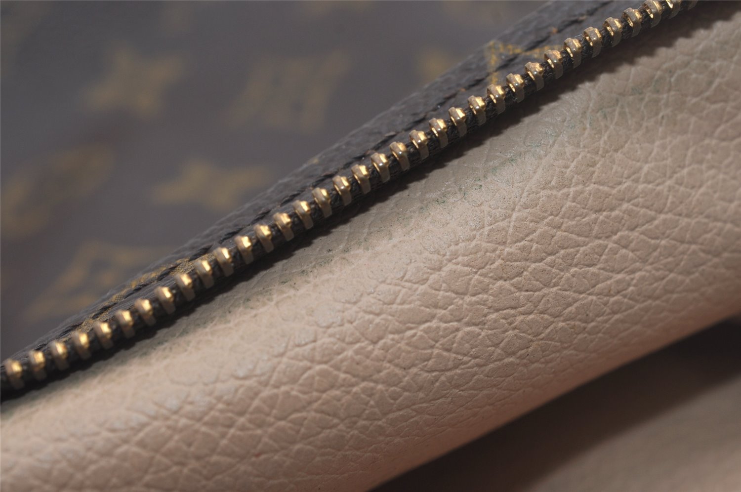 Authentic Louis Vuitton Monogram Poche Toilette 26 M47542 Cosmetics Pouch 5789I